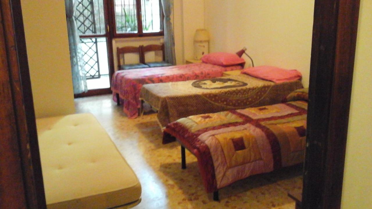 B&B Near Metro' Central Line - Only Wc In The Rooms 15 Minutes To Termini Station 20 To Spagna Square - In The Night Bus โรม ภายนอก รูปภาพ